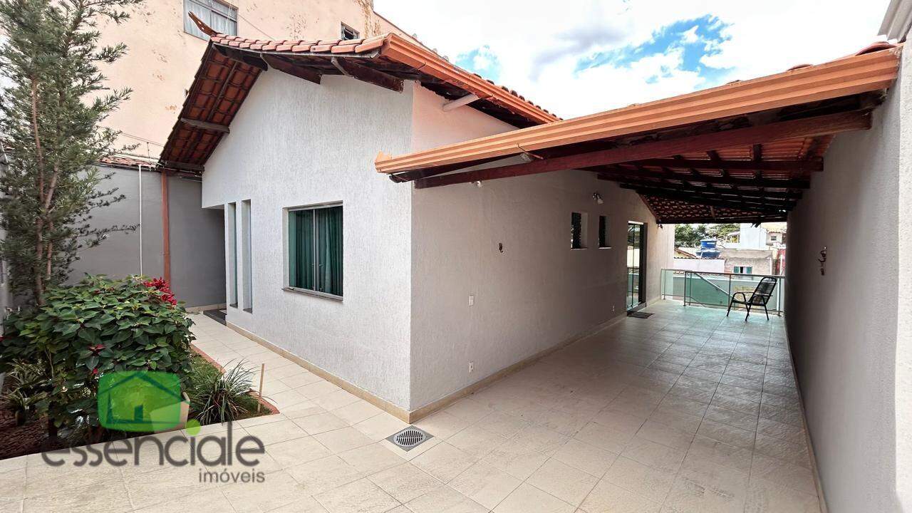Casa à Venda no Novo Eldorado – 3 Quartos, 3 Vagas – Contagem/MG