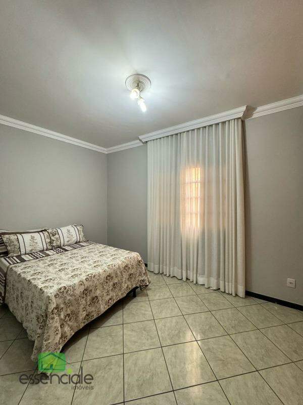 Casa com 5 quartos,5 vagas e piscina no Jardim Industrial á venda