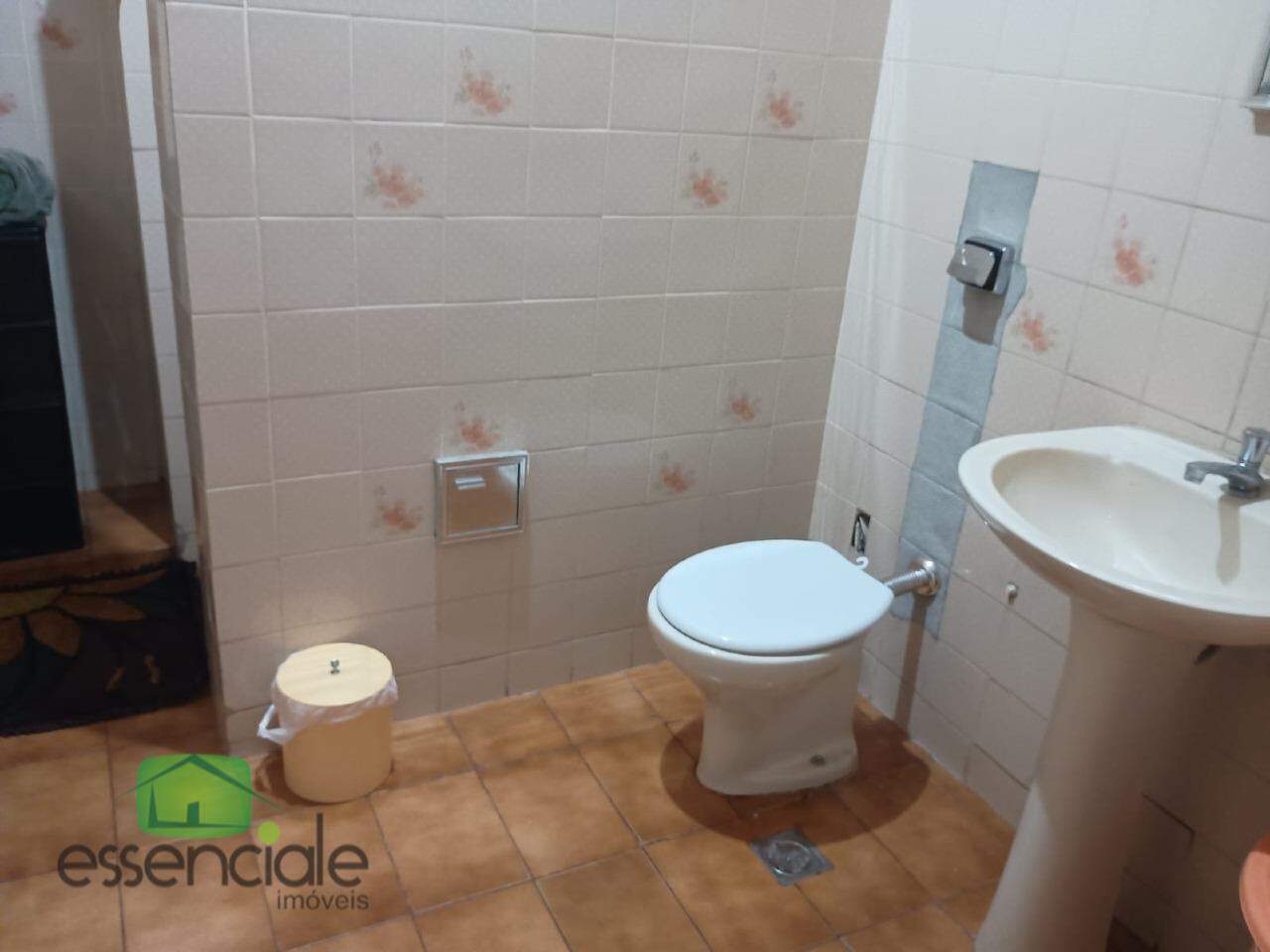 Casa de 3 quartos mais 2 moradias, lote 600m no registro Darcy Vargas