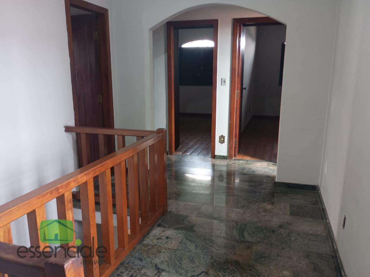 Casa comercial com 8 salas cento de contagem