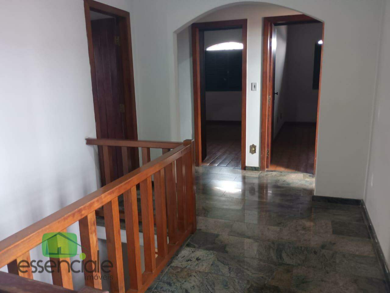 Casa comercial com 8 salas cento de contagem