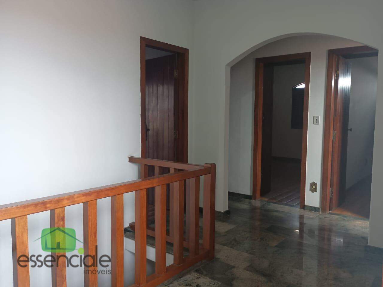 Casa comercial com 8 salas cento de contagem
