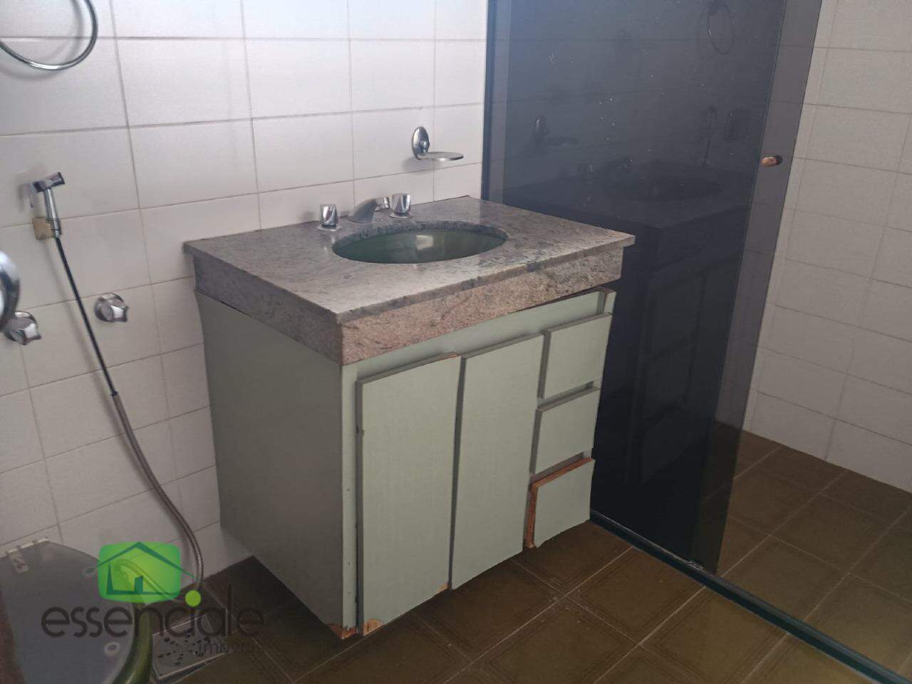 Casa comercial com 8 salas cento de contagem