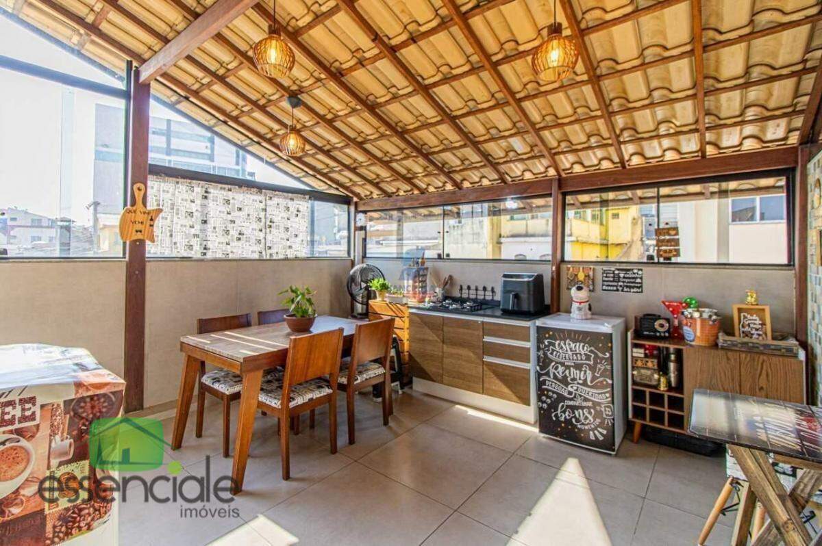 Cobertura com 120m², 3 quartos, 2 banheiros e 1 vaga à venda por R$499.000,00