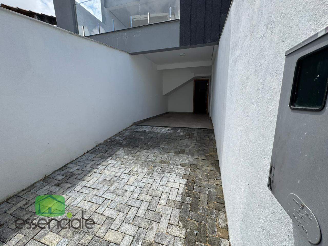 Casa á venda com 3 quartos no bairro Novo Eldorado