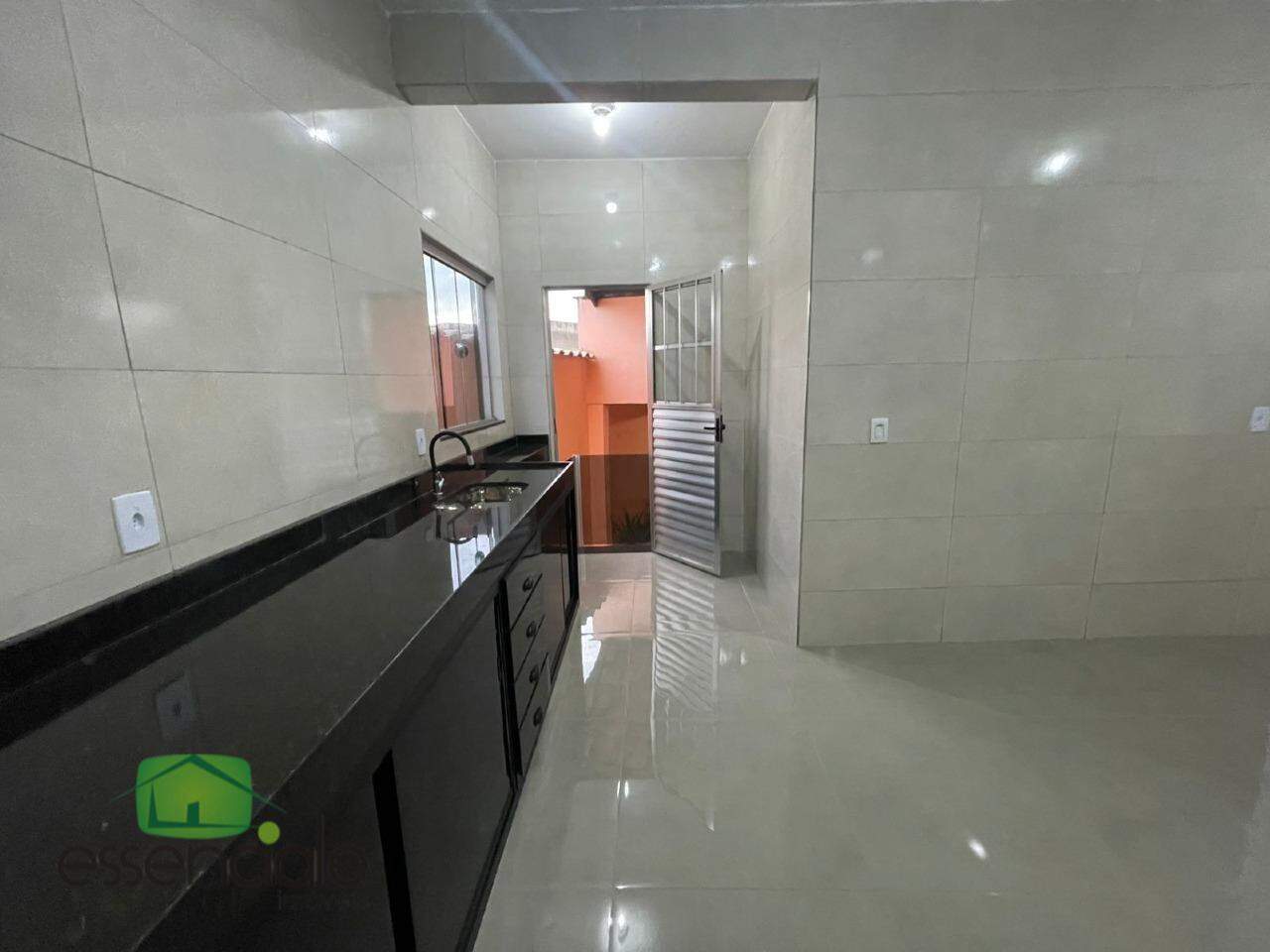Alugp Casa com 3 quartos e terraço para alugar Bairro Olaria/Barreiro R$ 2.500,00