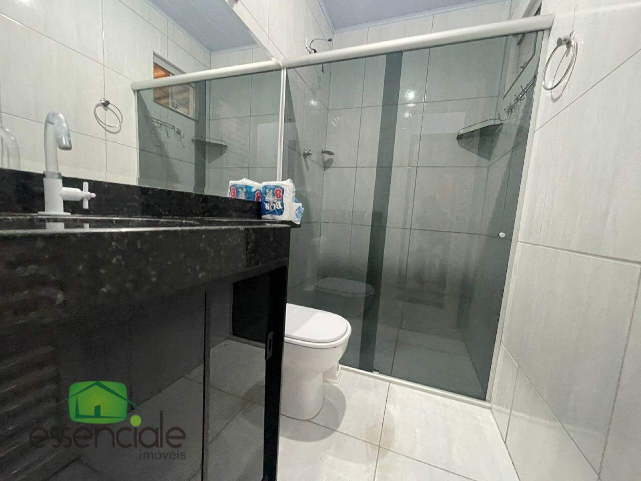 Alugp Casa com 3 quartos e terraço para alugar Bairro Olaria/Barreiro R$ 2.500,00