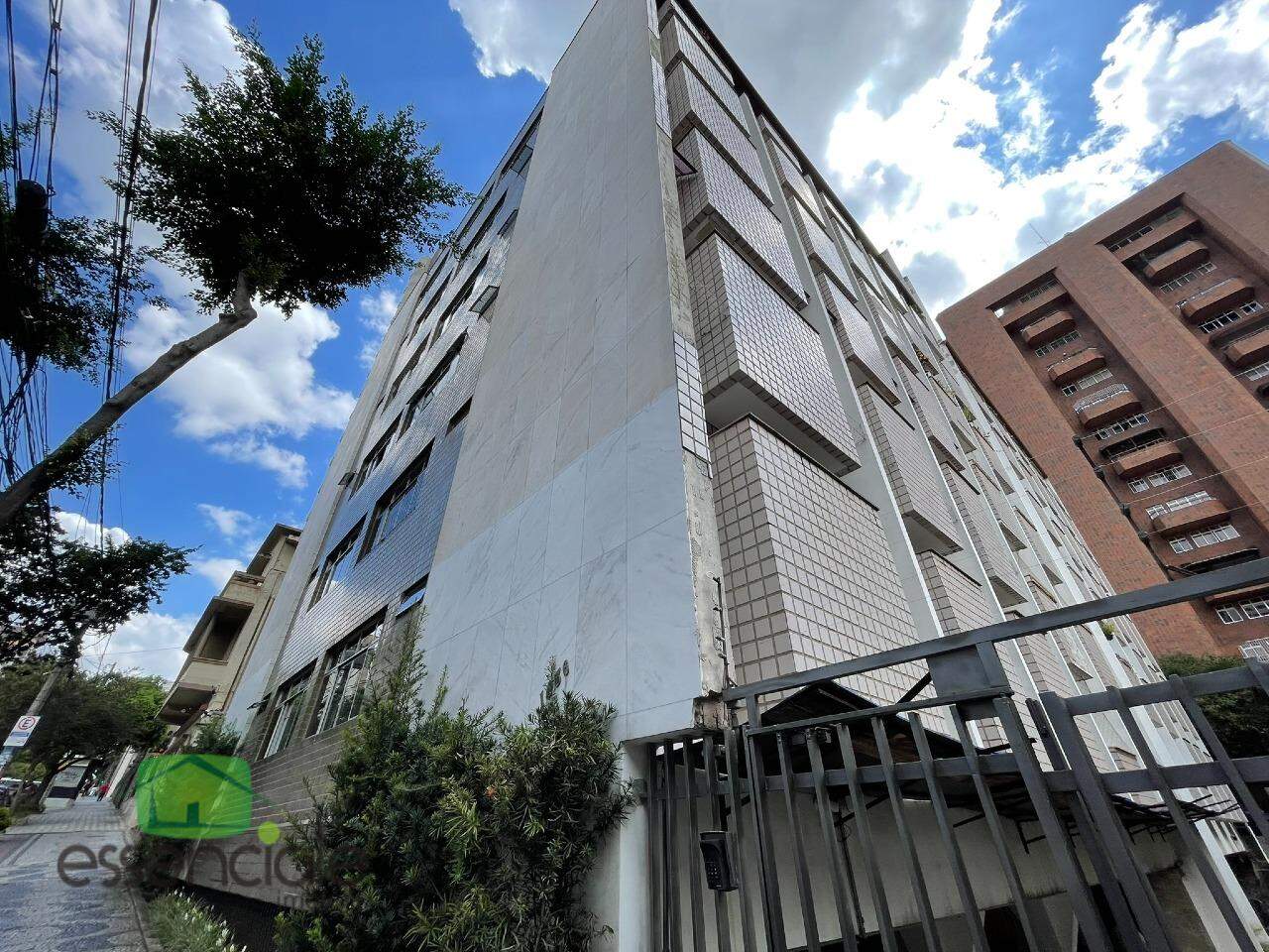 Alugo Apartamento 4 quartos com 159m², 2 vagas e portaria 24h – Santo Agostinho- R$ 4.500,00