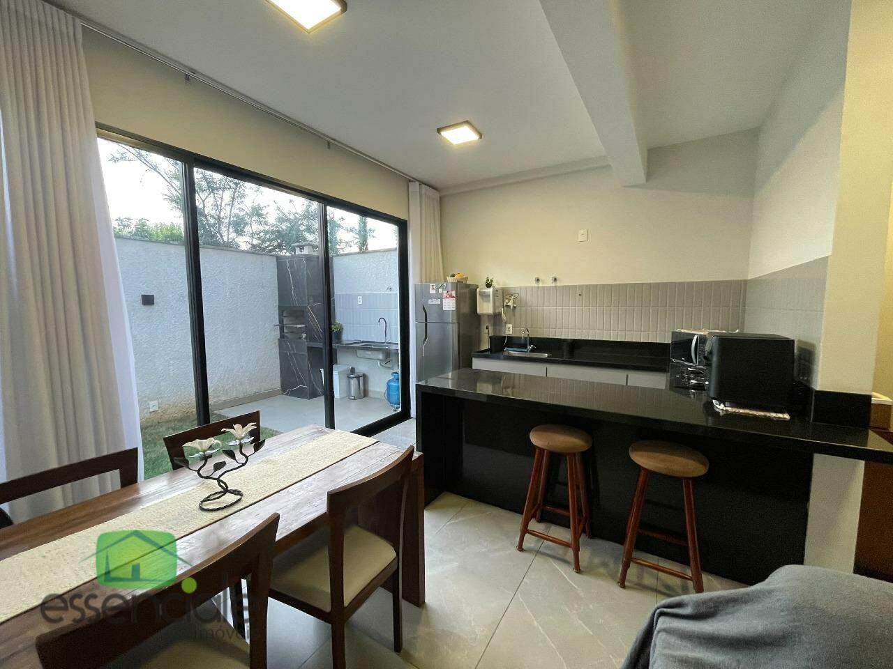 Casa em condomínio com 3 quartos, suíte, área gourmet e lazer completo – Central Parque | R$ 1.130.000,00