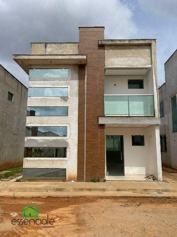 Alugo Casa em Condomínio 03 Quartos e 2 Vagas em Contagem/MG R$ 3.000,00