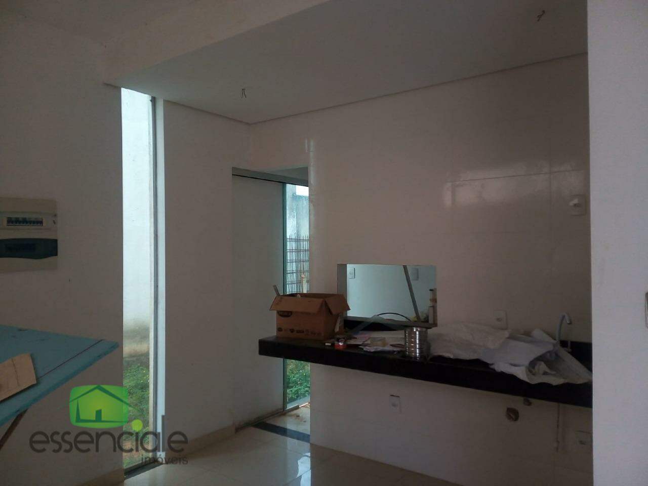 Alugo Casa em Condomínio 03 Quartos e 2 Vagas em Contagem/MG R$ 3.000,00