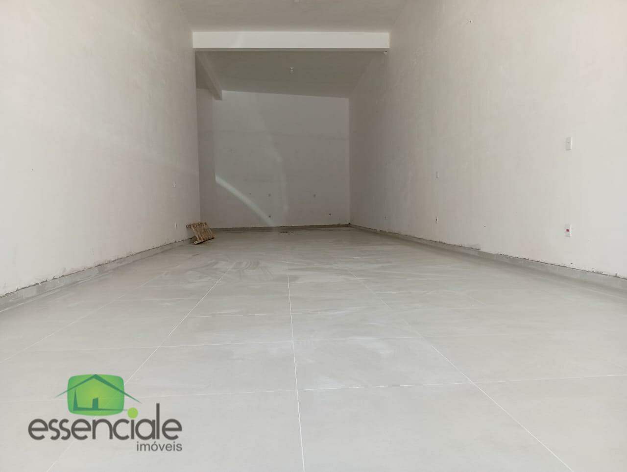 Alugo Loja Comercial na Av. Juscelino Kubitschek, Cidade Industrial-Contagem/MG - R$ 4.300,00