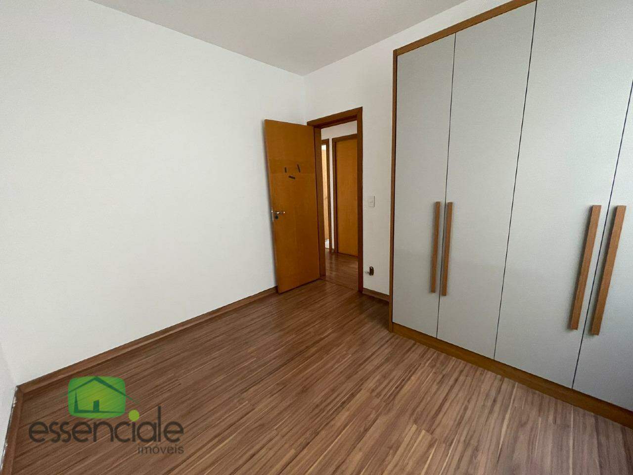 Apartamento com 3 Quartos, 2 Áreas Privativas e 2 Vagas à Venda no Bairro Inconfidentes – R$ 700 Mil