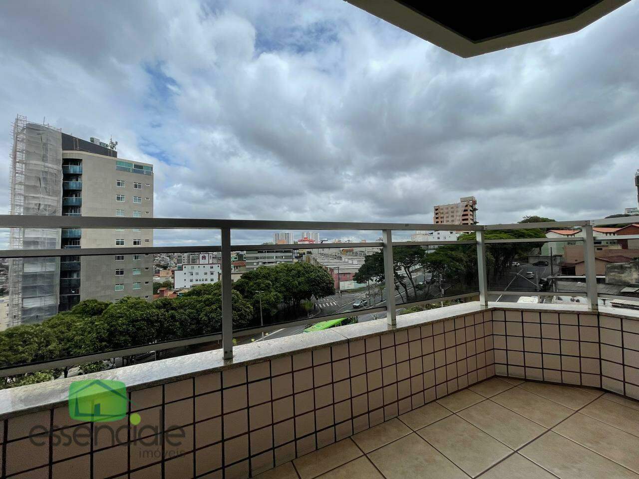 Cobertura 4 Quartos, 3 Suítes e 4 Vagas no Bairro Eldorado em Contagem-MG