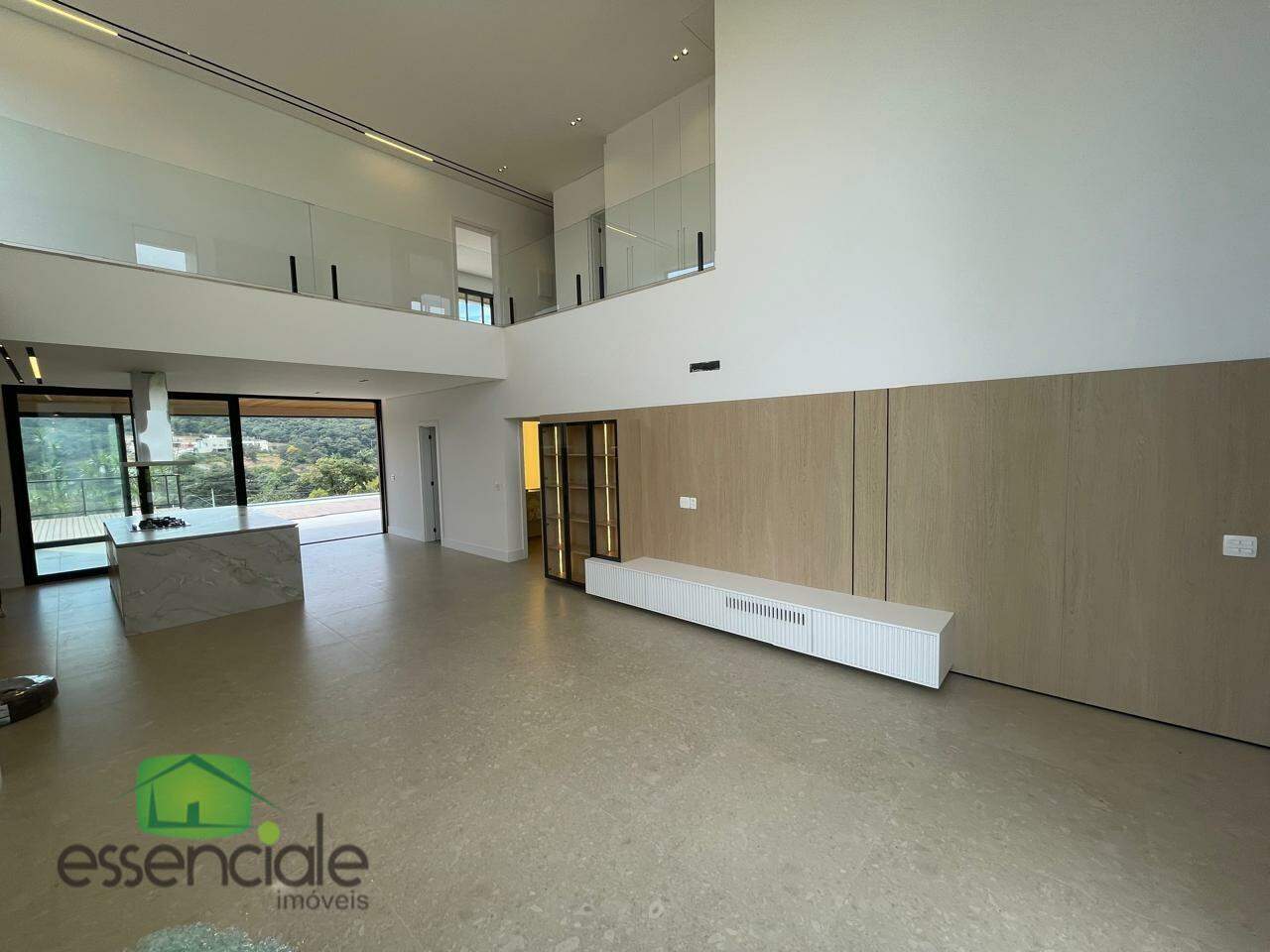 Casa de Luxo em Condomínio | 4 Suítes, Piscina com Borda Infinita, Sauna e 6 Vagas – Estância do Lago