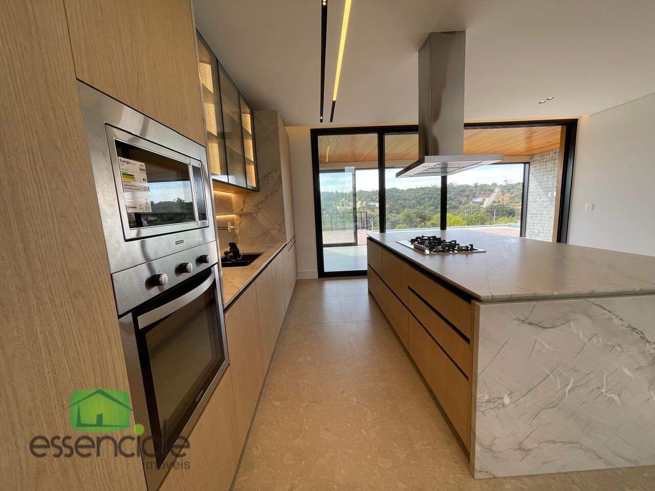Casa de Luxo em Condomínio | 4 Suítes, Piscina com Borda Infinita, Sauna e 6 Vagas – Estância do Lago