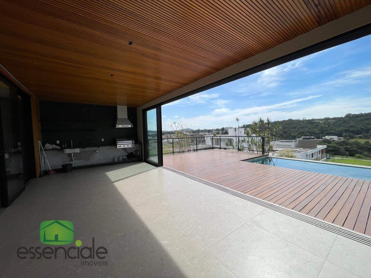 Casa de Luxo em Condomínio | 4 Suítes, Piscina com Borda Infinita, Sauna e 6 Vagas – Estância do Lago