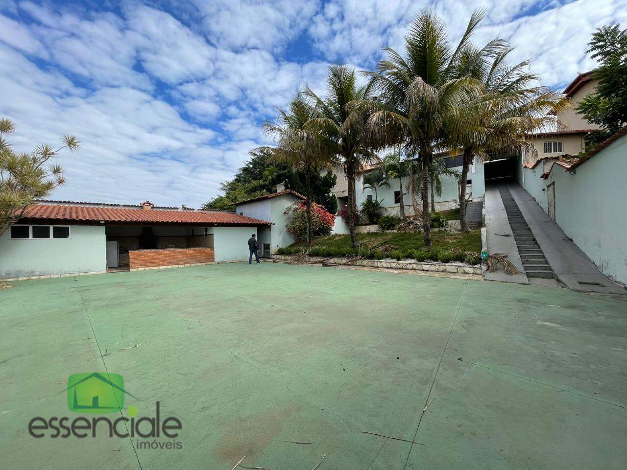 Lote de 765m² com Piscina, Churrasqueira e Área de Lazer no Jardim Riacho