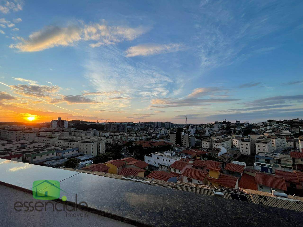 Cobertura Duplex Porteira Fechada | 4 Quartos | Vista Panorâmica | Elevador | Jardim Riacho – R$ 1.550.000