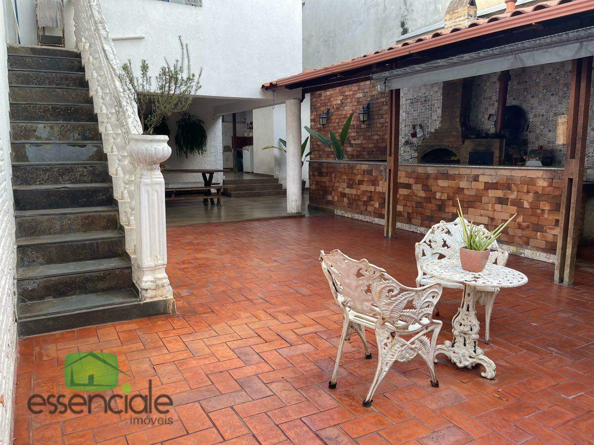 Casa com 420m², 3 quartos no bairro Santa Cruz Industrial em Contagem à venda por R$ 1.100.000