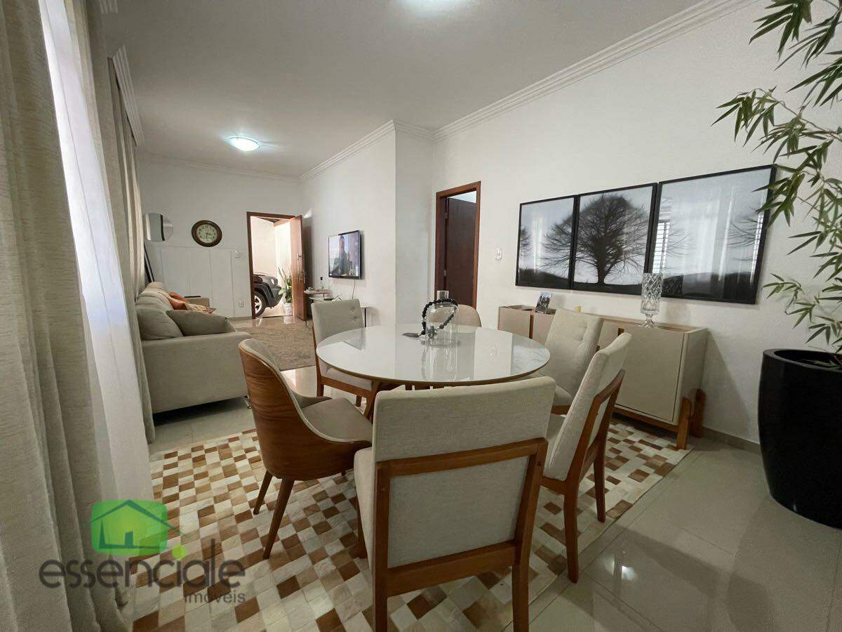 Casa com 420m², 3 quartos no bairro Santa Cruz Industrial em Contagem à venda por R$ 1.100.000
