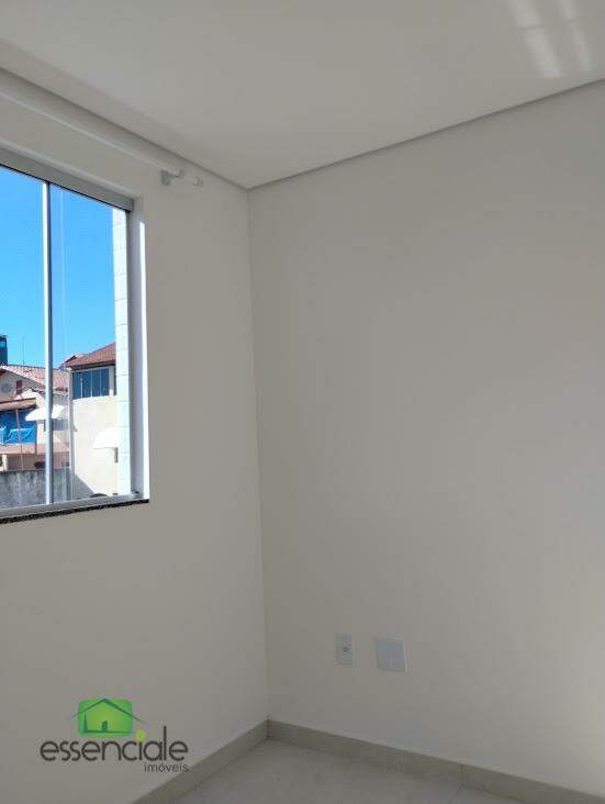 Alugo Excelente Apartamento 03 Quartos prédio individual ,com elevador próximo R$ 2.500,00