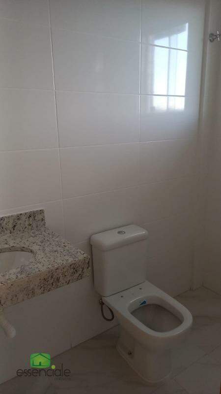 Alugo Excelente Apartamento 03 Quartos prédio individual ,com elevador próximo R$ 2.500,00