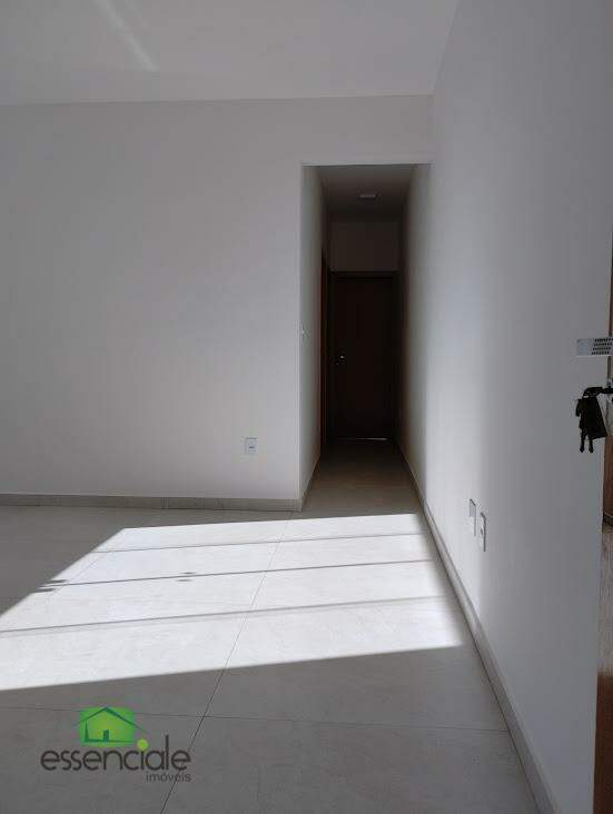 Alugo Excelente Apartamento 03 Quartos prédio individual ,com elevador próximo R$ 2.500,00