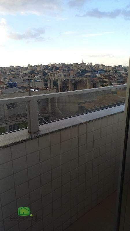 Alugo Excelente Apartamento 03 Quartos prédio individual ,com elevador próximo R$ 2.500,00