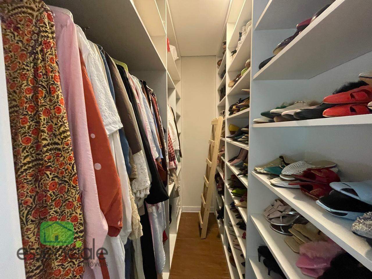 Casa em Codomínio, 3 suites, Centro de Contagem