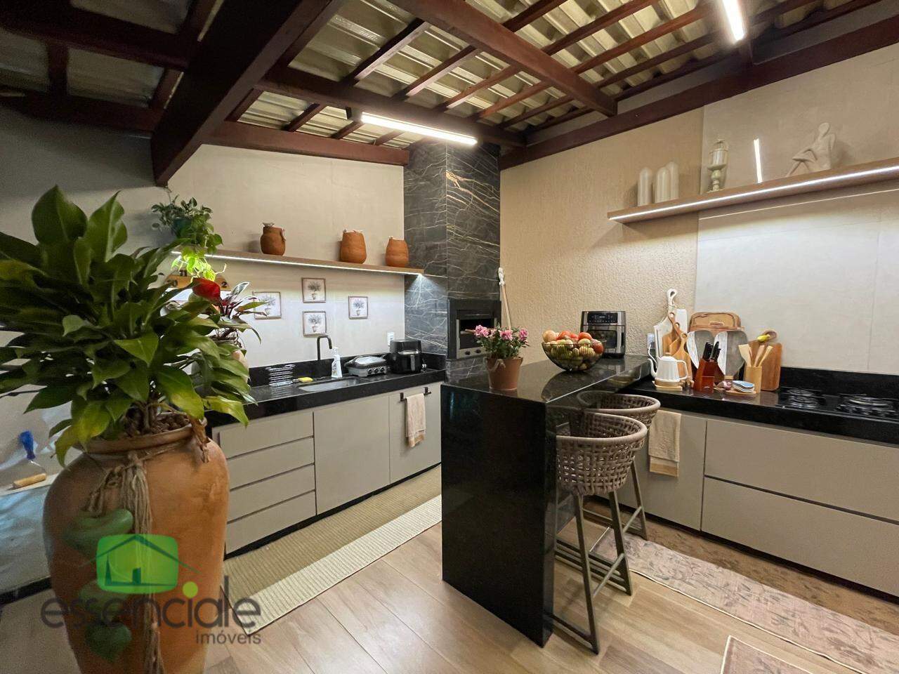 Casa em Codomínio, 3 suites, Centro de Contagem
