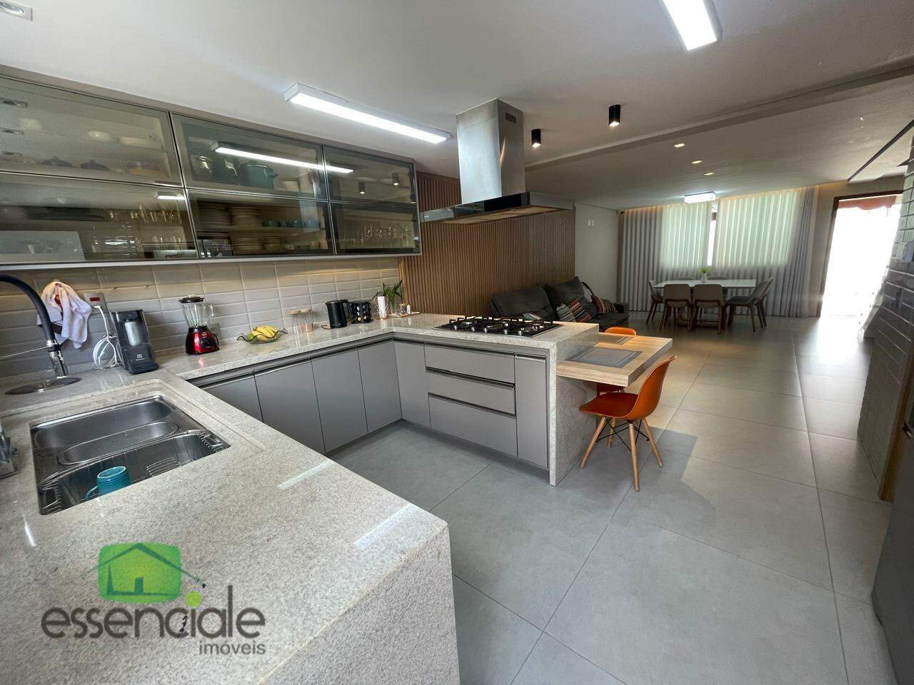Casa geminada 03 quartos churrasqueira no bairro Riacho das Pedras em Contagem! A venda por 1.200.000,00 aceita financia