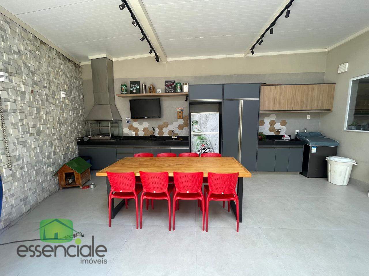 Casa geminada 03 quartos churrasqueira no bairro Riacho das Pedras em Contagem! A venda por 1.200.000,00 aceita financia