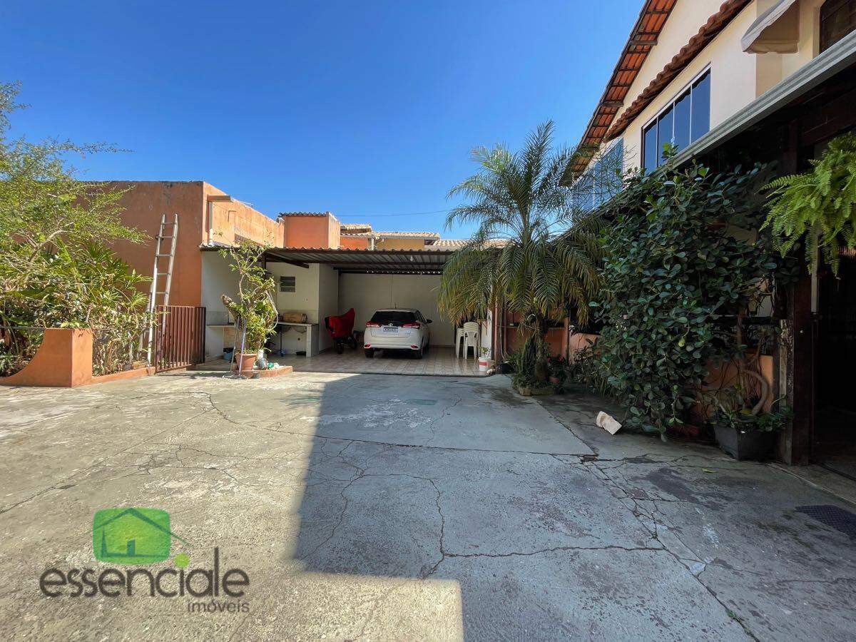 Casa com 475m²e 4 quartos no bairro Jardim Riacho das Pedras à venda por R$1.600.000