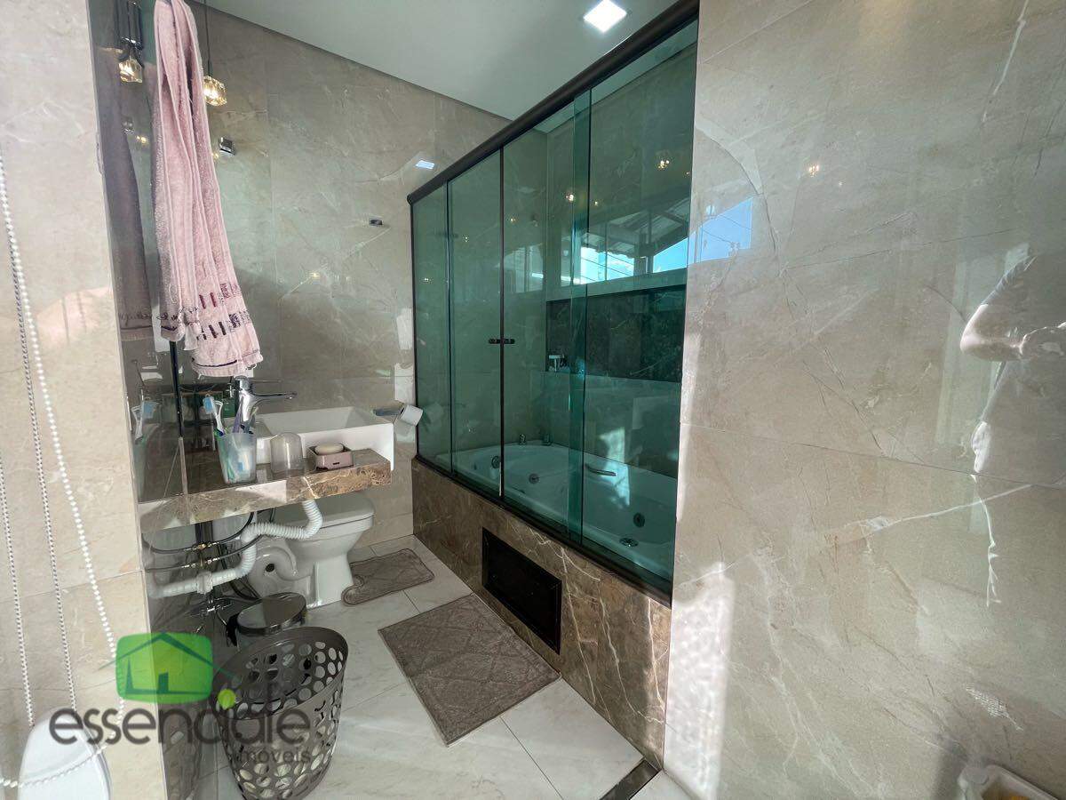 Casa com 160 m² e 3 quartos no bairro Água Branca, à venda por R$ 724.000
