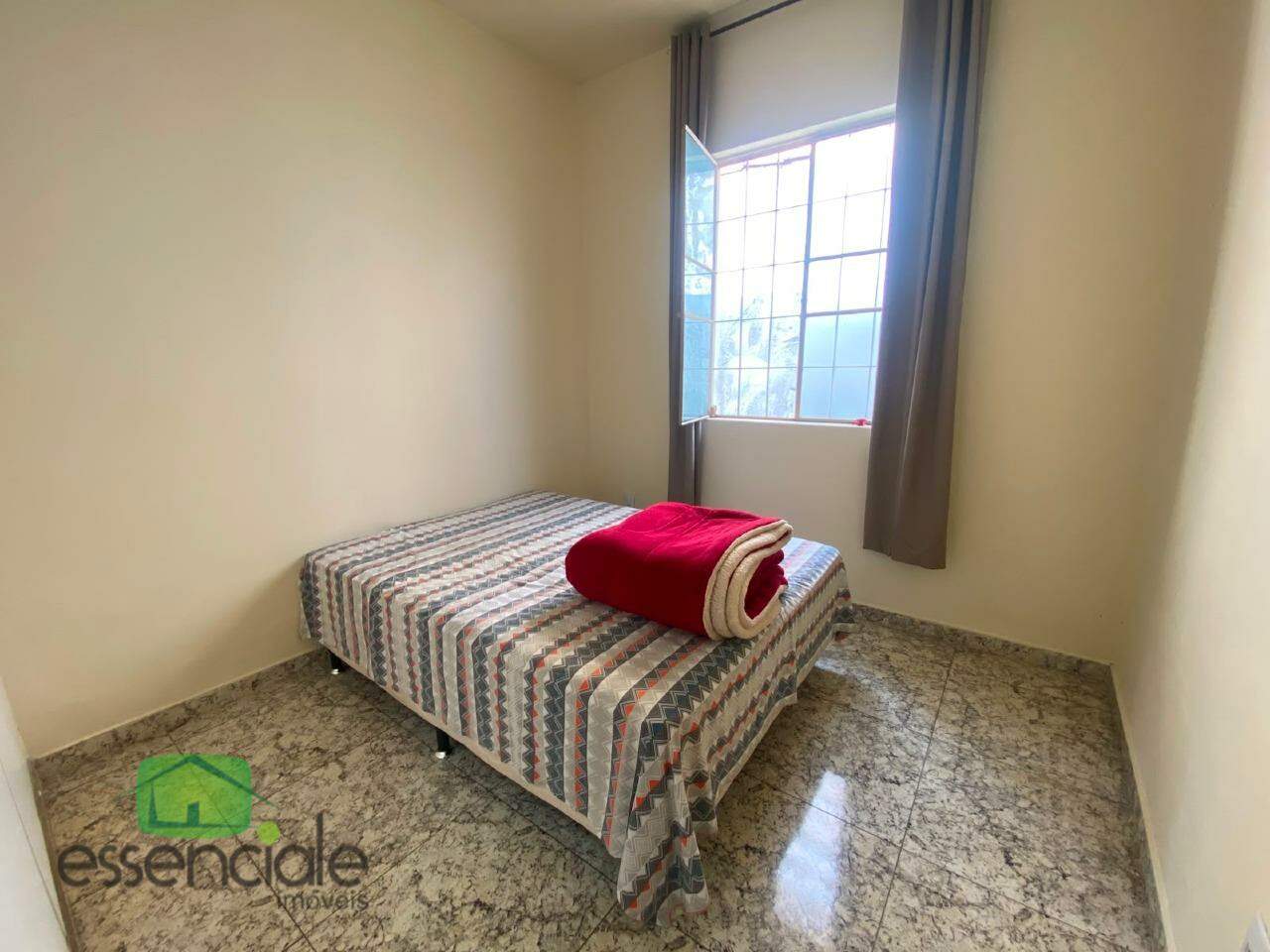 Casa com 242 m² e 3 quartos no bairro Jardim Riacho das Pedras à venda por R$ 1.190.000