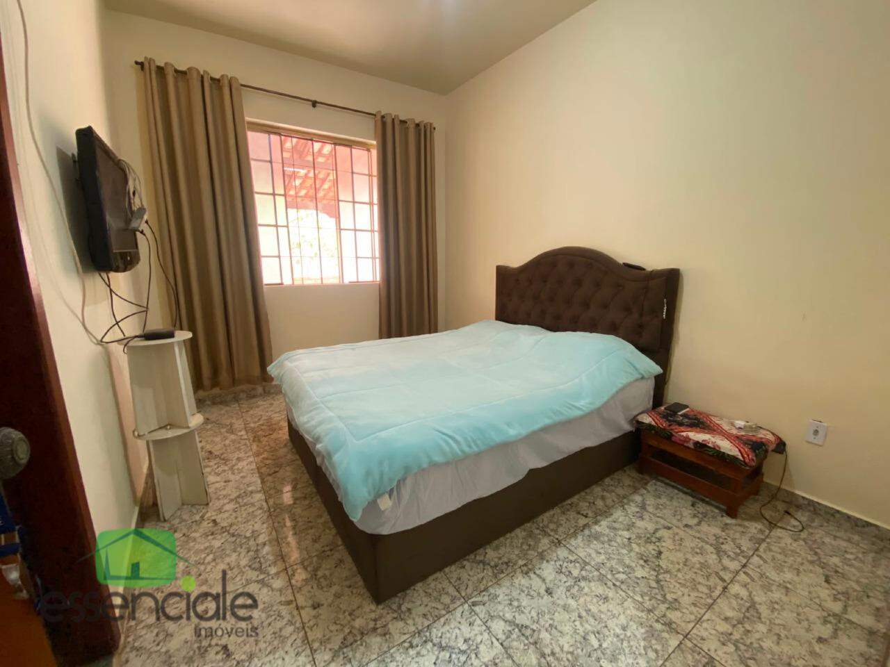 Casa com 242 m² e 3 quartos no bairro Jardim Riacho das Pedras à venda por R$ 1.190.000