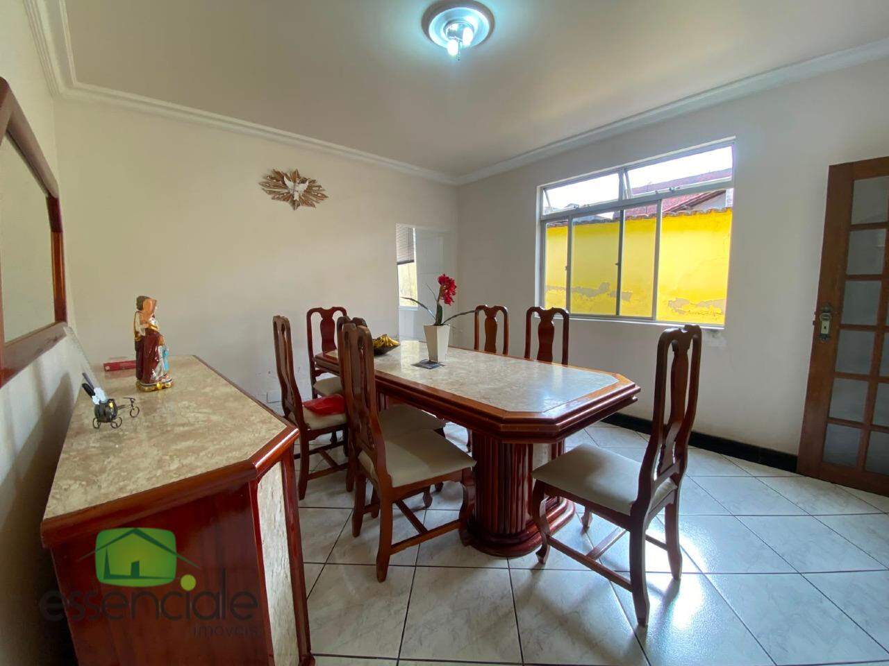 Casa com 170 m² e 3 quartos no bairro Alvorada à venda por R$ 845.000
