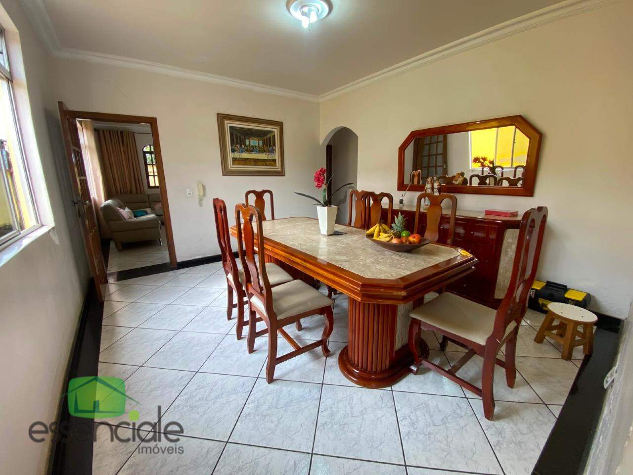 Casa com 170 m² e 3 quartos no bairro Alvorada à venda por R$ 845.000