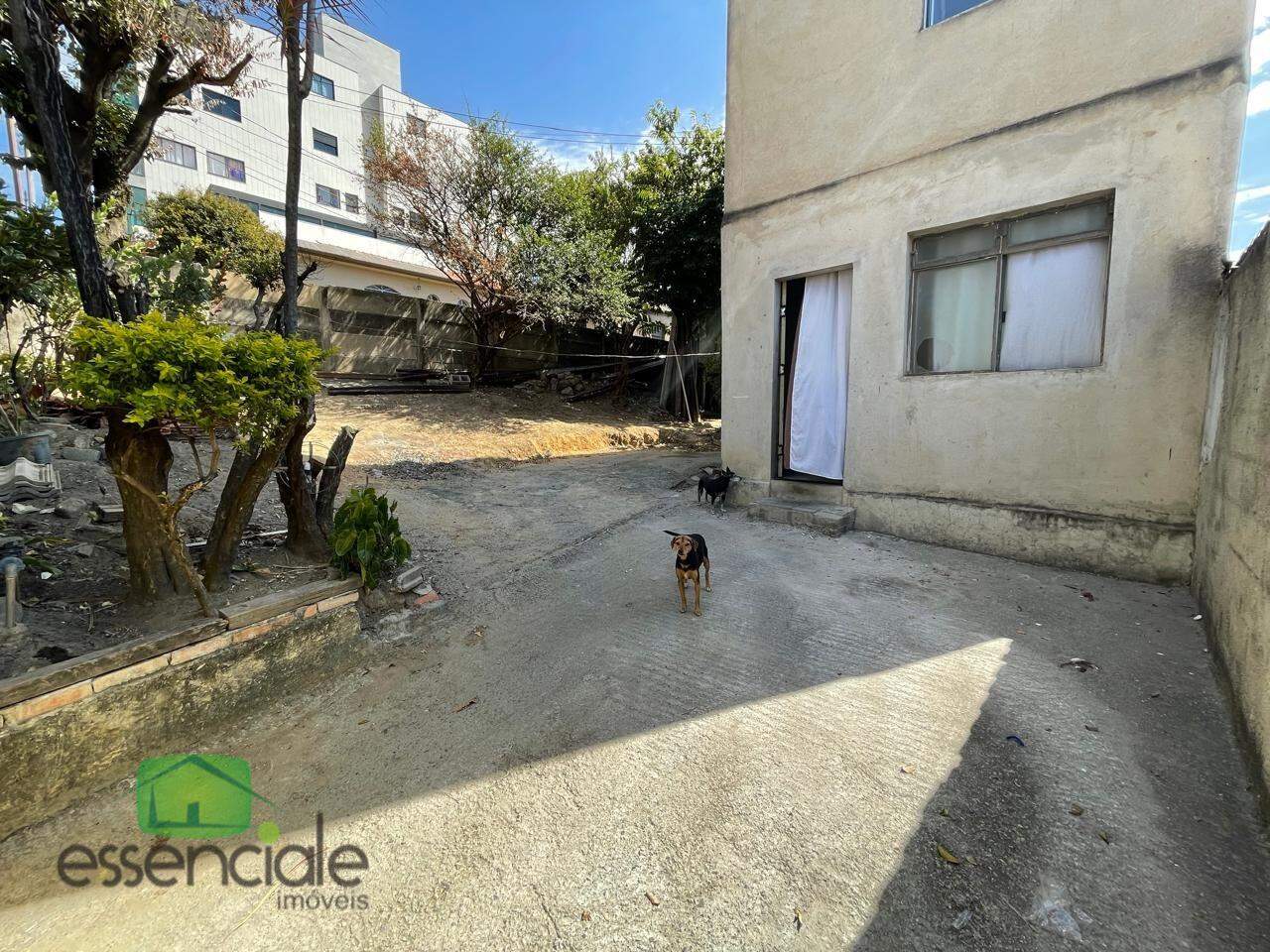 Casa com 360 m² e 3 quartos no bairro Novo Riacho à venda por R$ 650.000