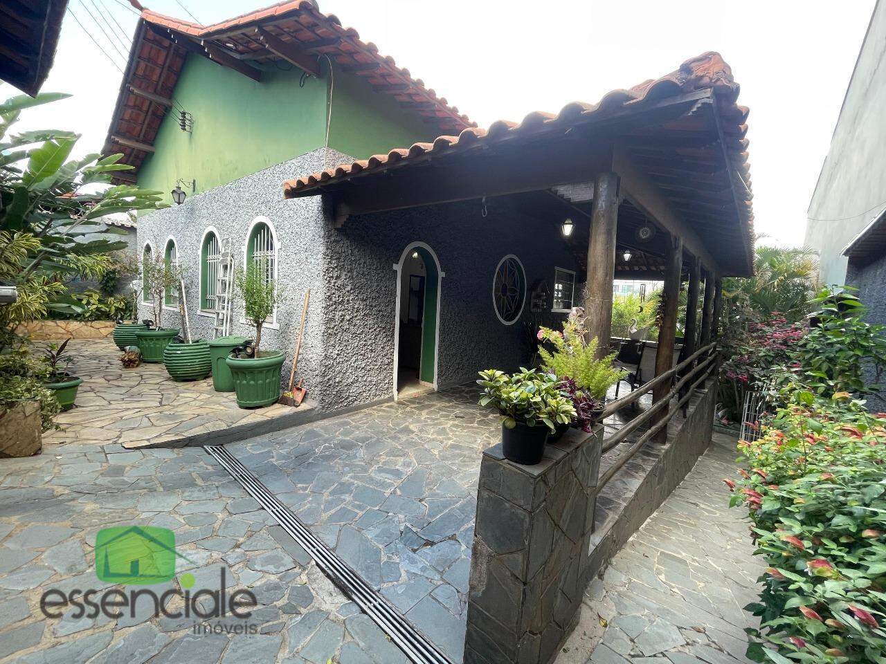 Casa com 120 m² e 4 quartos no bairro Novo Riacho à venda por R$ 990.000