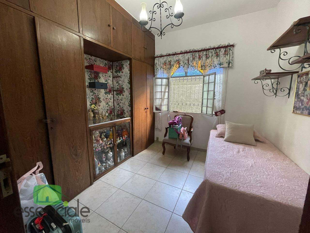 Casa com 120 m² e 4 quartos no bairro Novo Riacho à venda por R$ 990.000