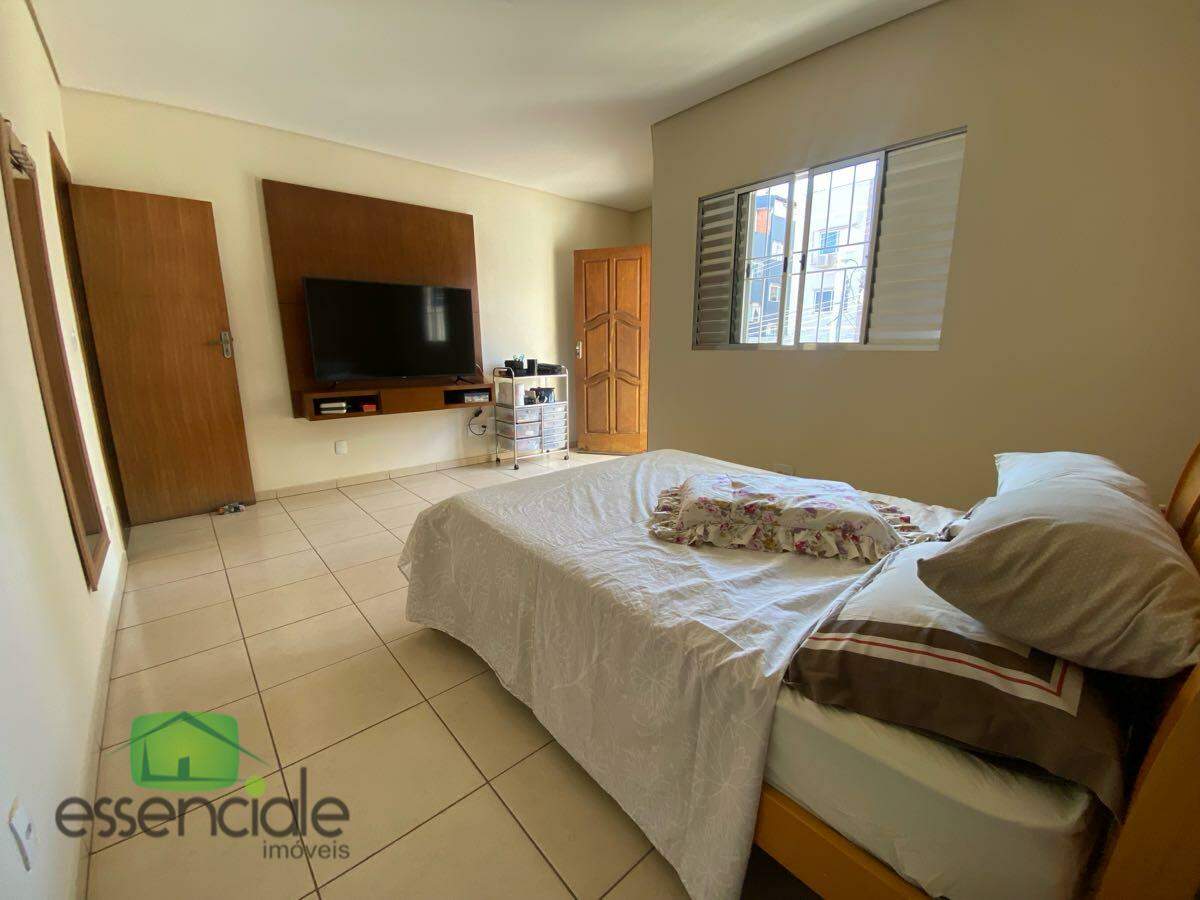 Casa com 350 m² e 4 quartos no bairro jardim riacho à venda por 1.500.000