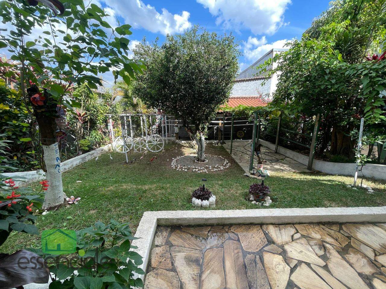 Alugo Casa 04 quartos no bairro Novo Riacho para alugar por R$ 3.800,00