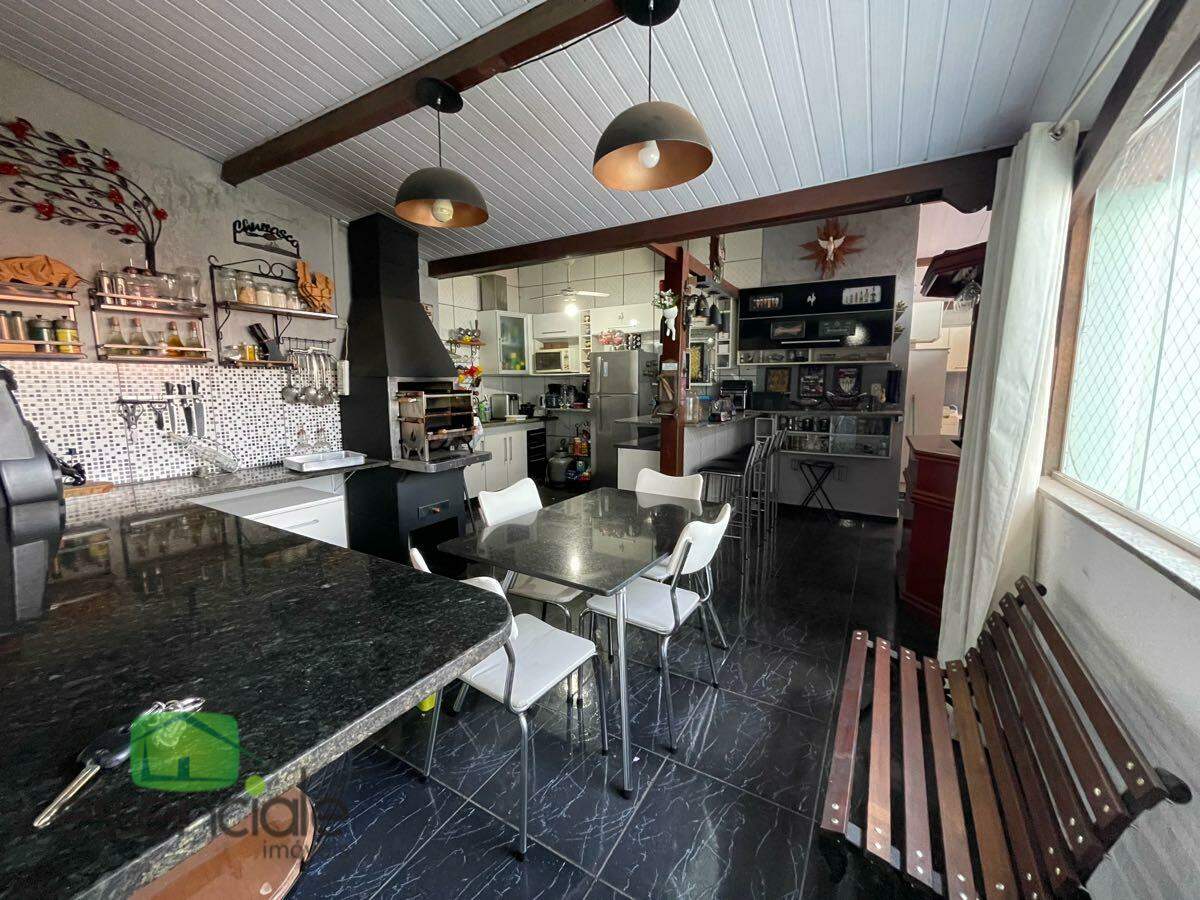 Casa com 380 m² e 6 quartos no bairro água branca à venda por R$1.230.000