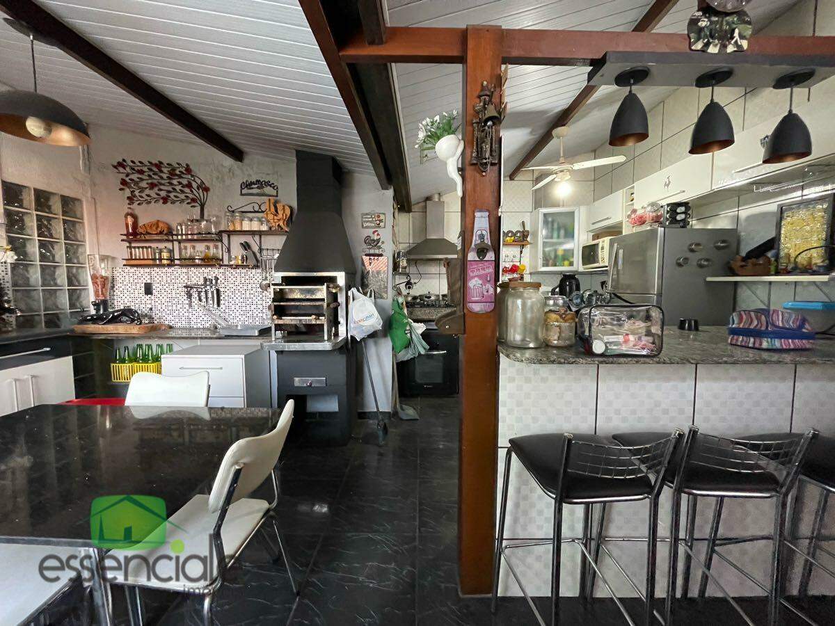 Casa com 380 m² e 6 quartos no bairro água branca à venda por R$1.230.000